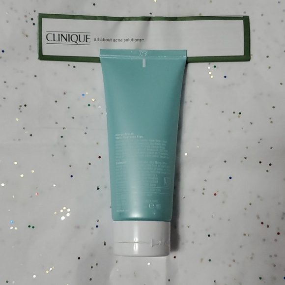 Clinique Acne Oil-Control Cleansing Mask - Picture 4 of 4